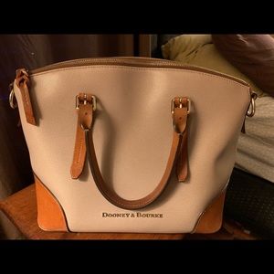 Dooney & Bourke purse/wallet